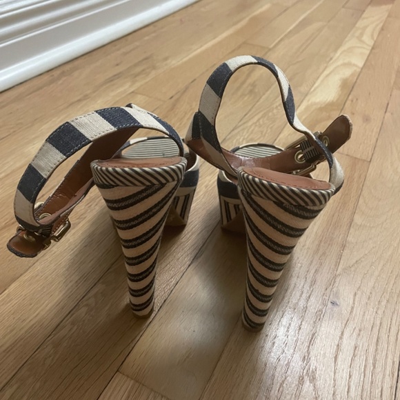 Jessica Simpson Black and Cream Striped Heels - Picture 3 of 4